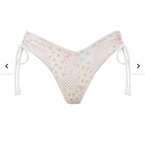 Frankies x SYDNEY SWEENEY Ruby Cheeky
Bikini Bottom new small